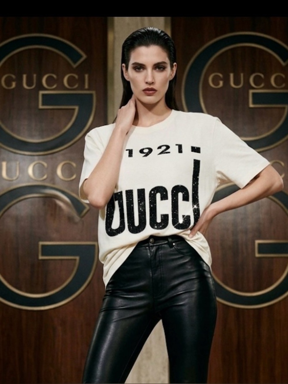 Authentic Gucci luxury designer signature t-shirt with crystals Sz Medium